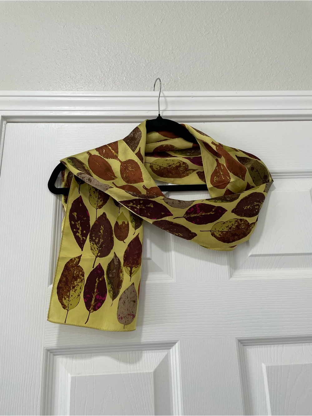 Echo Leaf-Pattern Scarf in Lime Green and Brown